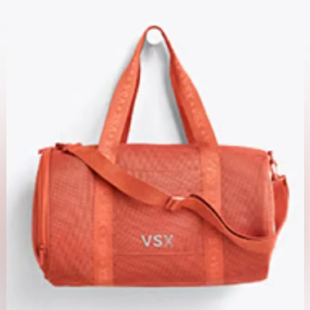 🆕 RESERVED FB VICTORIA'S SECRET VS ACTIVE MESH MESH DUFFLE BAG GYM TRAVEL ORANGE - Picture 3 of 11